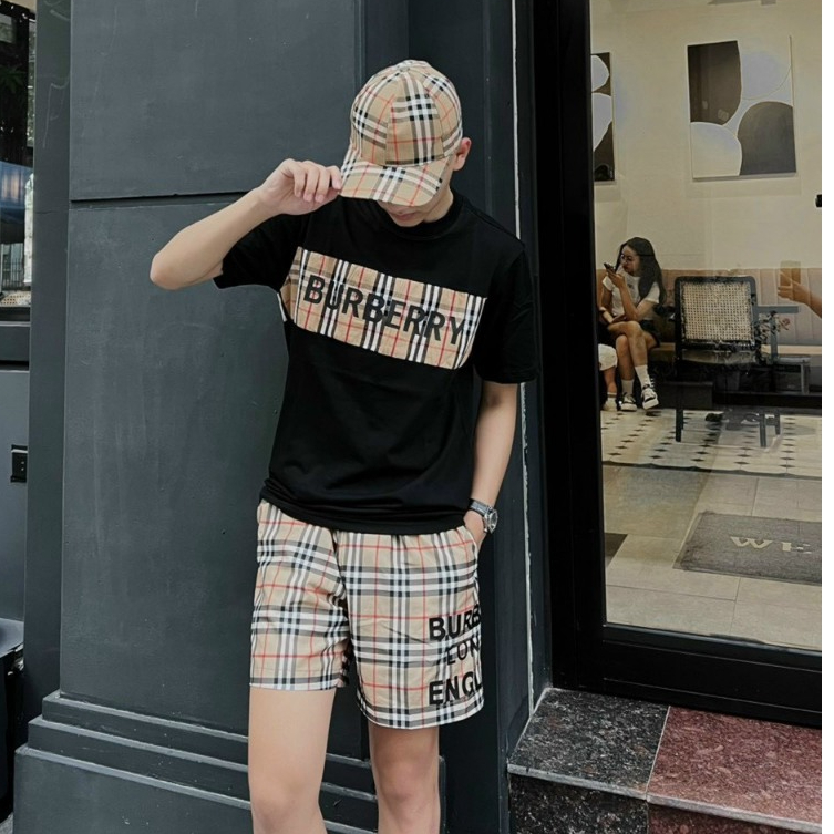 Áo Thun Nam Nữ Bbr Sọc Kẻ Vàng Đen Chất Cotton Cực Đẹp . Áo Phông Siêu Cấp Dành Cho Anh Em Boy Phố Đi Biển Đi Chơi 2024