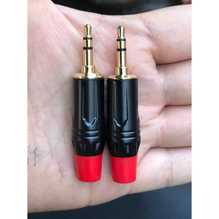Jack 3ly5 đen đuôi đỏ