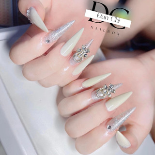Nailbox Móng Úp Thiết Kế Sẵn Mẫu Đính Charm Sang Chảnh