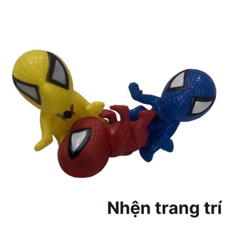 Người nhện bám đuôi xe máy trang trí xe máy ôtô