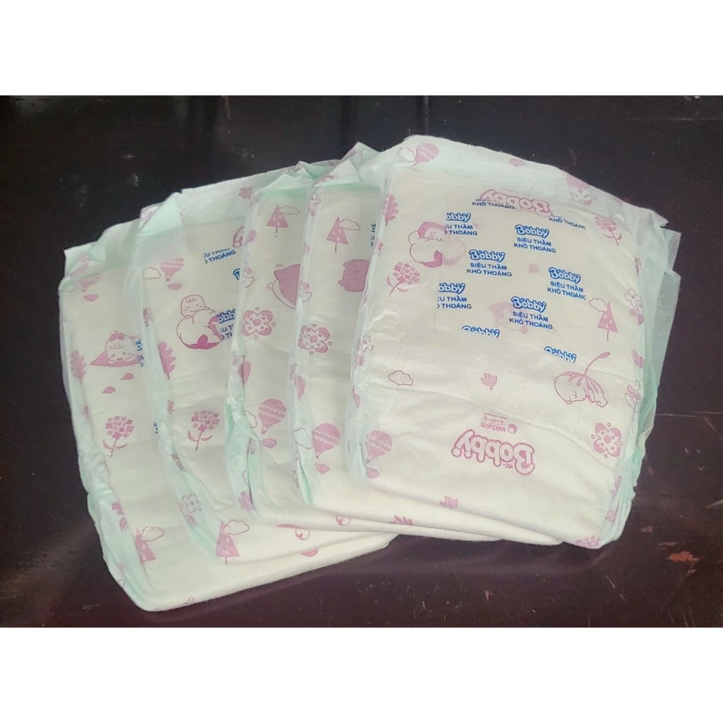 Miếng Lót Sơ Sinh Bobby NB2 60 miếng (Bé > 1 tháng, 4-7kg)