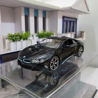 Mô hình xe BMW i8 tỉ lệ 1:22 có đèn, có còi và chạy cót