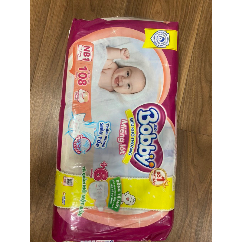 Miếng Lót Sơ Sinh Bobby NB1 108 miếng + Tặng 9 Tã Dán size XS