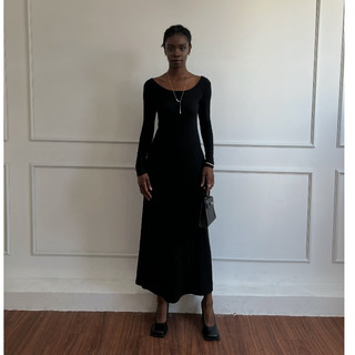 Đầm form dài thiết kế dây ngang sau lưng chất liệu vải knit dệt kim sớ to mix vải nỉ - là min - STRING BACK MIDI DRESS