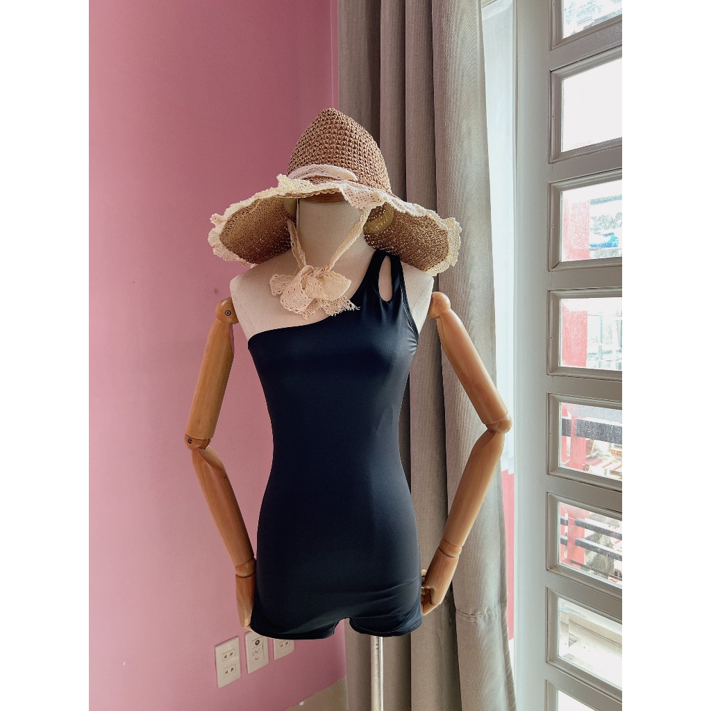 BIkini đi biển đồ bơi nữ 1 mảnh lệch vai KHOÉT VAI form short màu đen cá tính | BigBuy360 - bigbuy360.vn