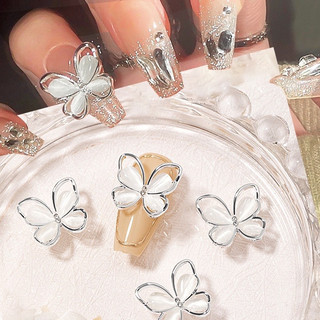 Charm bướm trang trí móng tay