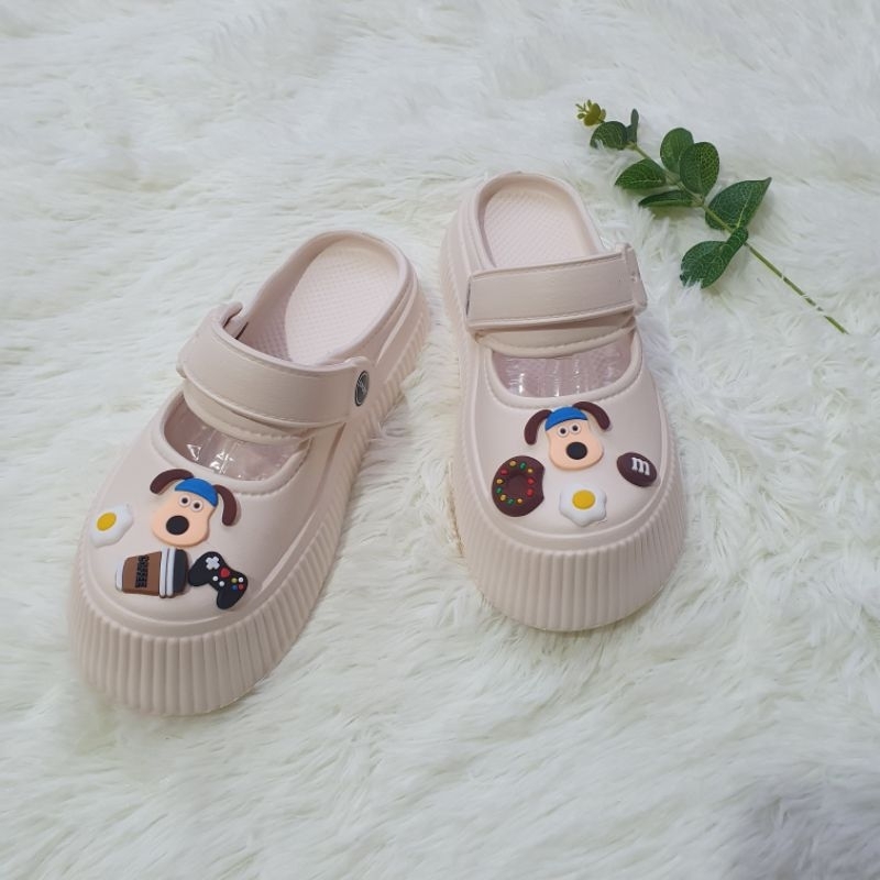 Dép sục nữ bánh  mì bít mũi siêu nhẹ êm chân đế cao 5p
