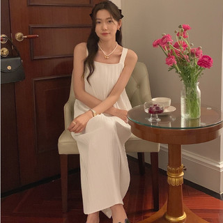 Triangle Lazie Dress đầm midi Hàn Quốc chất xốp dáng suông màu đen và trắng phong cách tối giản, nữ tính, thanh lịch dàn