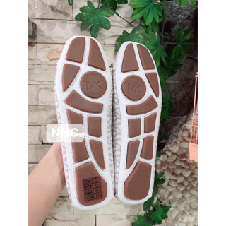 Giày Búp Bê Michael Kors Vanila Hai Đinh