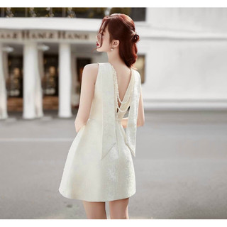 ĐẦM SÁT NÁCH DÂY LƯNG