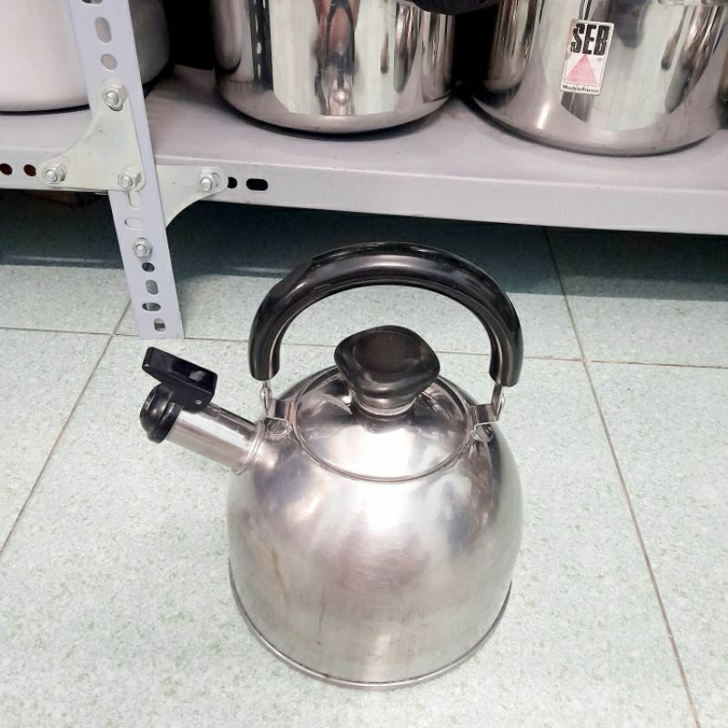 Ấm đun nước inox Nhật bãi 2.2l có còi hú nước sôi, nấu dc bếp từ