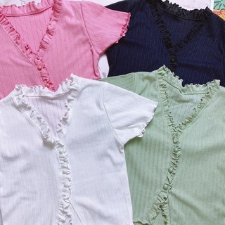 Áo Croptop Viền Bèo Cúc Bật  Áo Croptop Tay Ngắn Bèo Thun Gân Co Giãn Cổ Chữ V