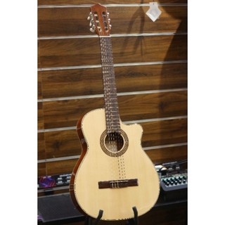 Đàn Guitar Classic dáng khuyết C-01CS - Gỗ thịt Full Solid - dây nylon - kèm bao da, capo, bộ dây, pick, ty