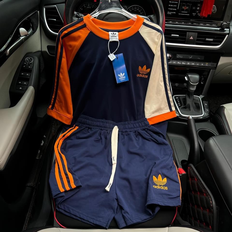 Bộ Cotton Adidas Phối 3 Màu Tay Áo Logo Thêu Dáng Unisex Chất Cotton Cao Cấp Phong Cách Trẻ Trung Năng Động Hot Trend