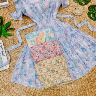 Đầm voan hoa nhí cổ vuông