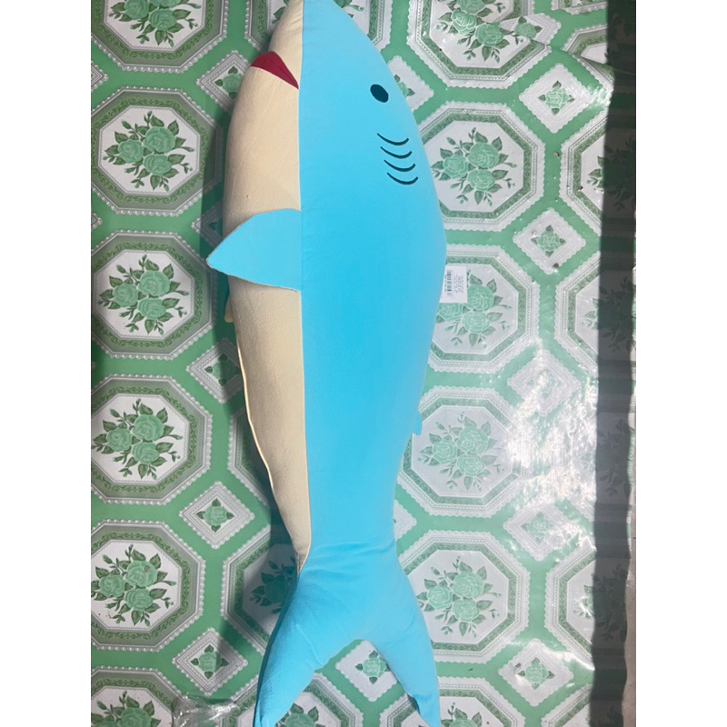 Gối ôm hình cá mập cho bé kích thước 70x20 cm, hometex