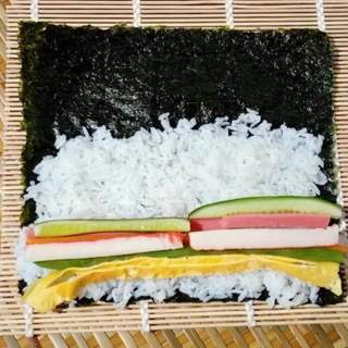 Củ cải vàng sợi Hàn Quốc cuộn gimbap gói 1kg (>40 sợi) có thể ăn trực tiếp