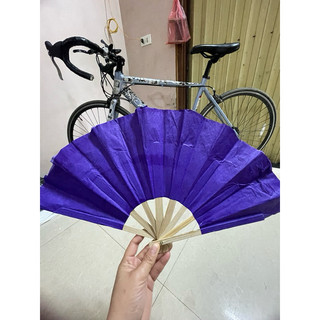 Quạt giấy màu tím