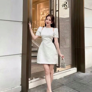 Đầm xoè chất dạ vân đá khoét vai kèm tag đá xinh xắn