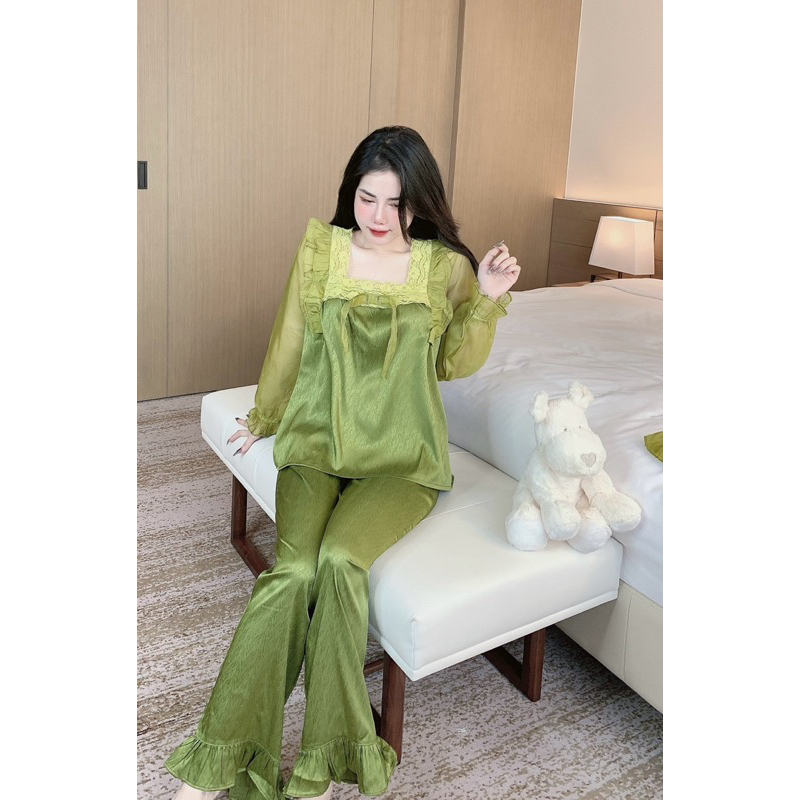 ĐỒ BỘ TIỂU THƯ NHẸ NHÀNG CỒ VUÔNG VÀ CỔ TIM BÈO