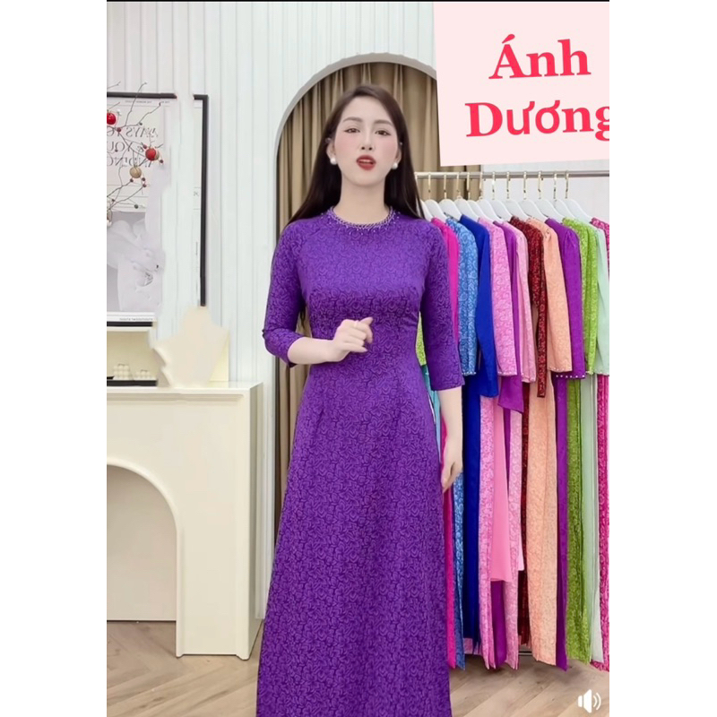 Áo Dài Gấm tím Huế thiết kế đá viền cổ
