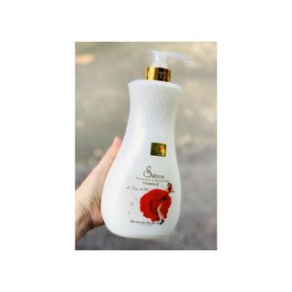 Sữa tắm salome sáng da tinh chất hoa hồng đỏ - 900ml