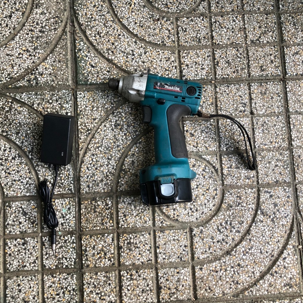 Máy bắn vít pin makita 6916D 12v - hàng nội địa nhật - pin 4Ah