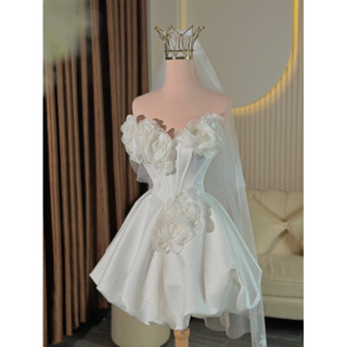 váy ngắn đi bàn, đi tiệc chất phi nhật cao cấp, dáng cúp ngực bo chun ở chân, hoa nặn thủ công
