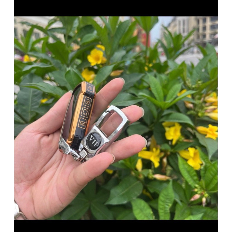 Ốp chìa khoá Đen-vàng kia sorento 2022 kia k3 k2 2022 smart key loại 4 nút cạnh sườn