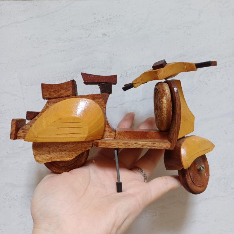 Vespa gỗ mini phong cách cổ điển