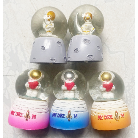 Quả cầu tuyết phi hành gia QCT2 có đèn 5cm