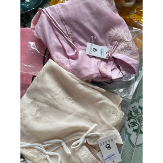 Set áo dài tơ cát thêu 𝐓𝐇𝐀𝐍𝐇 𝐓𝐇𝐔̛ 𝐀𝐒𝐇𝐘𝐋𝐄𝐘
