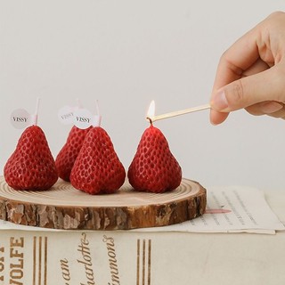 [Hàng tặng không bán] Nến thơm hình quả dâu tây