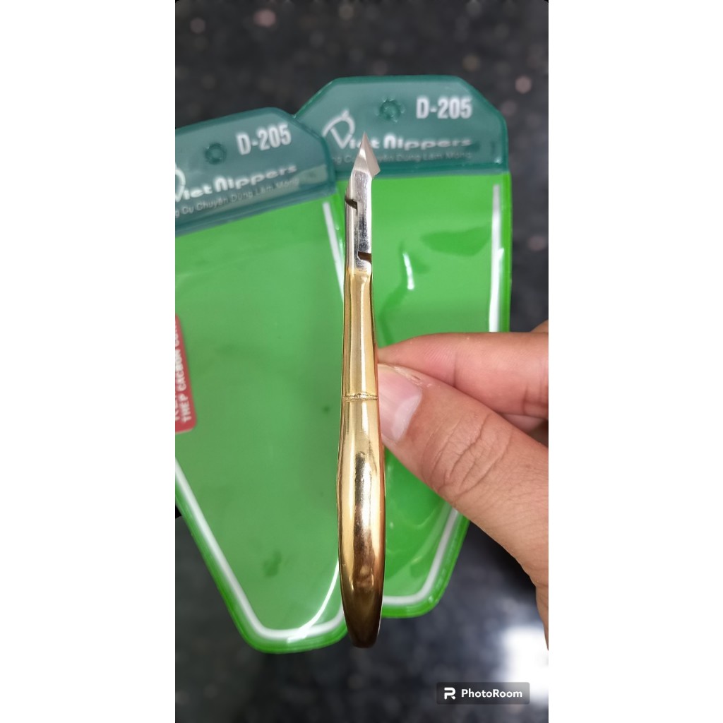 - Vietnippers TẶNG DŨA O.P.I