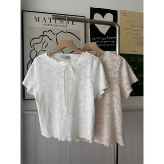 Áo thun dệt hoa cổ đan dây - Tyribee Clothing