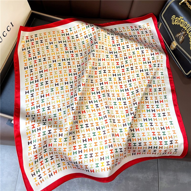 Khăn lụa vuông màu cam xanh họa tiết hoa xinh xắn  KLV-062 70X70cm THYTHY STORE