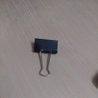 Kẹp bướm giấy