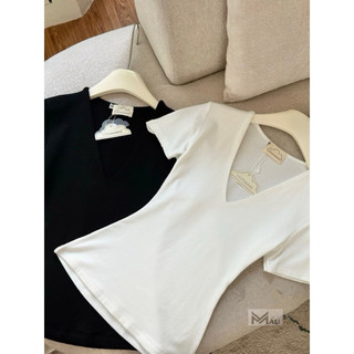 Áo thun ôm body cổ tim V siêu hot