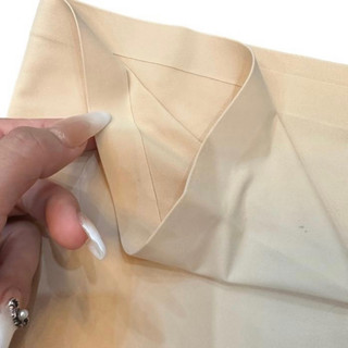 ÁO SU ĐÚC MẶC BÊN TRONG ĐAI LATEX BÉ NĂM TẠP QUÁ