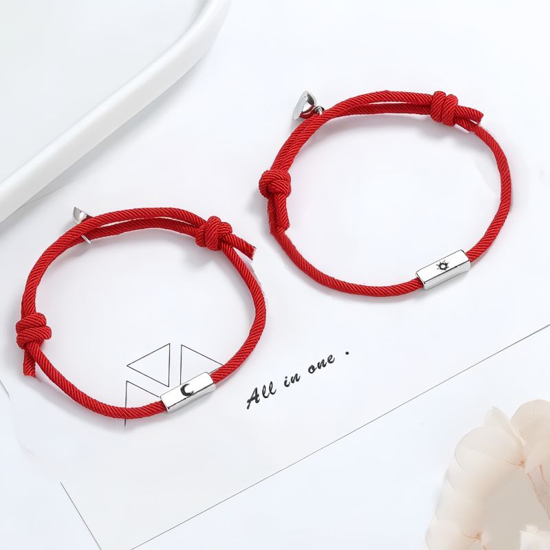 Vòng tay cặp nam nữ biểu tượng mặt trăng và mặt trời nhiều màu dây, có nam châm hút nhau, vòng đôi tình yêu.