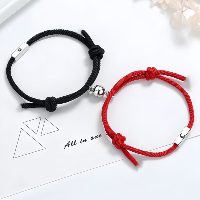 Vòng tay cặp nam nữ biểu tượng mặt trăng và mặt trời nhiều màu dây, có nam châm hút nhau, vòng đôi tình yêu.
