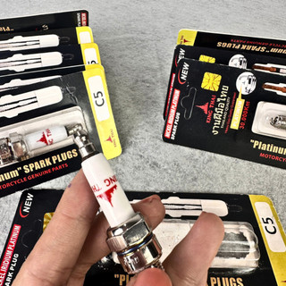 Bugi xe máy bạch kim Platinum Thái Lan chân ngắn c5 đánh lửa động cơ