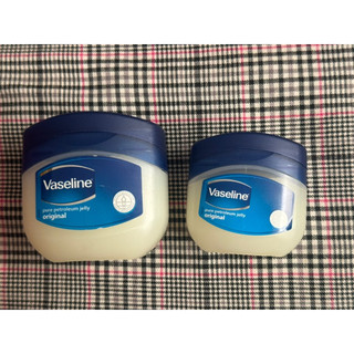 Sáp dưỡng ẩm giảm thâm dạng hủ Vaseline pure petroleum jelly Original