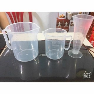 Ca đong nhựa có chia vạch định lượng