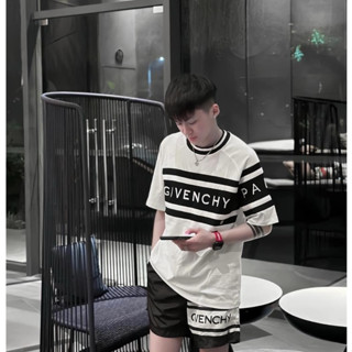 Bộ Đồ Nam Cộc Tay Mặc Hè In GIVENCHI Phối Hai Màu Đen Trắng . Bộ Thể Thao Cho Các Boy Phố Mặc Đi Chơi Đi Chơi Hot 2024