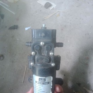 máy bơm tăng áp mini bình xịt