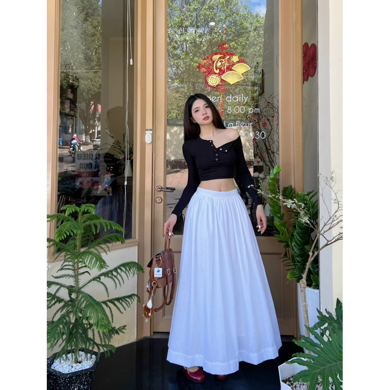 Chân váy xếp ly xoè linen dài kem-đen-trắng