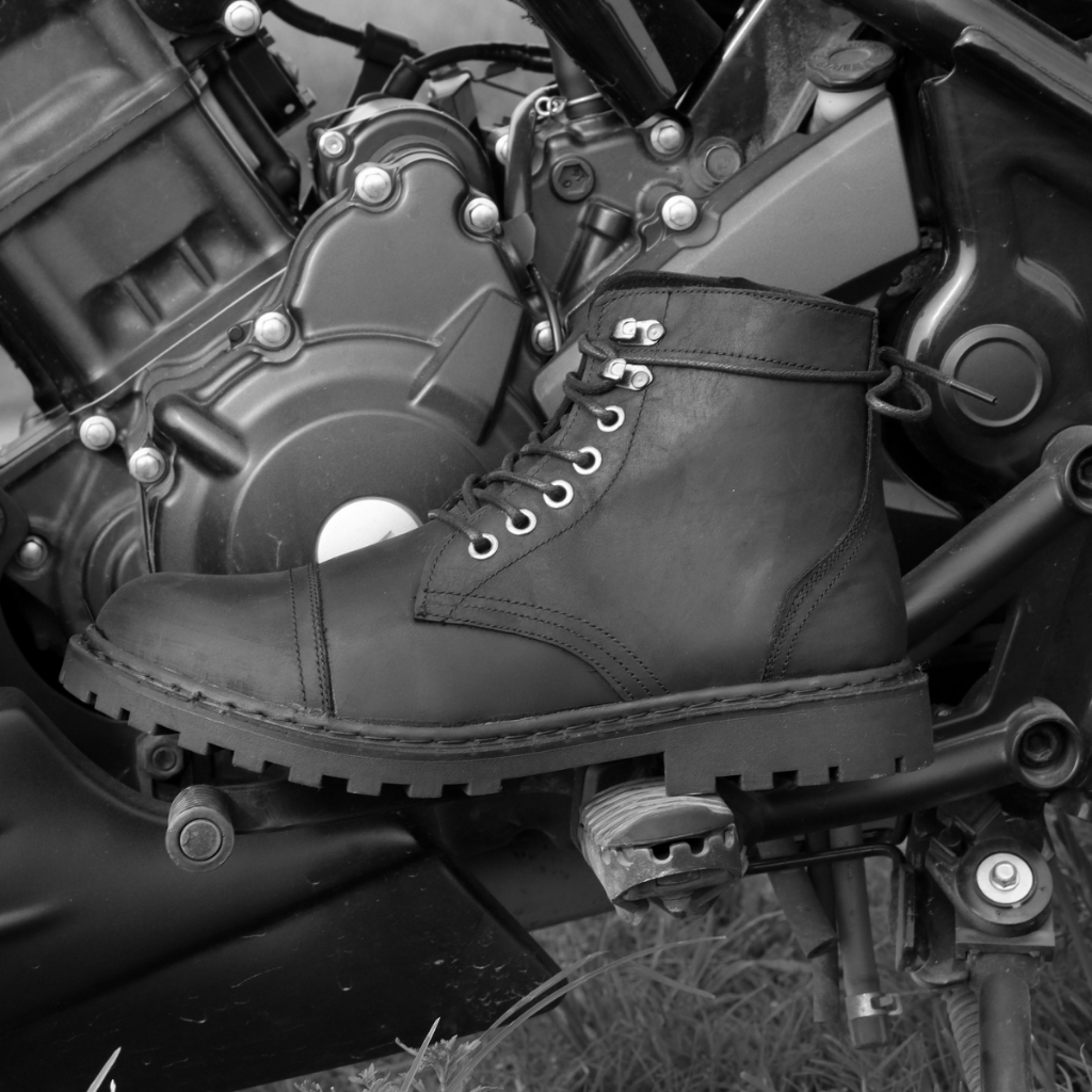 Giày Combat Boots 058 Full Black Lucas Shoes dáng giày Chiến Binh Cao Cổ Da Bò, Khâu Đế - BH 1 Năm