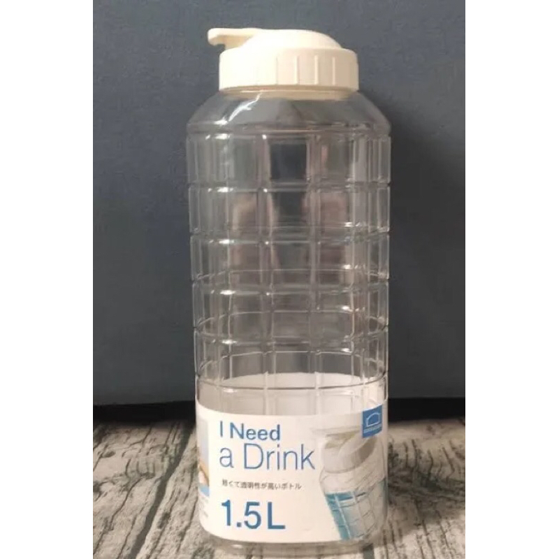 Bình đựng  nước nhựa Lock&Lock 1,5 L.