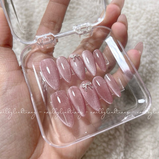 Nailbox thiết kế, móng úp mắt mèo ánh trăng hot hit đính charm nơ xinh